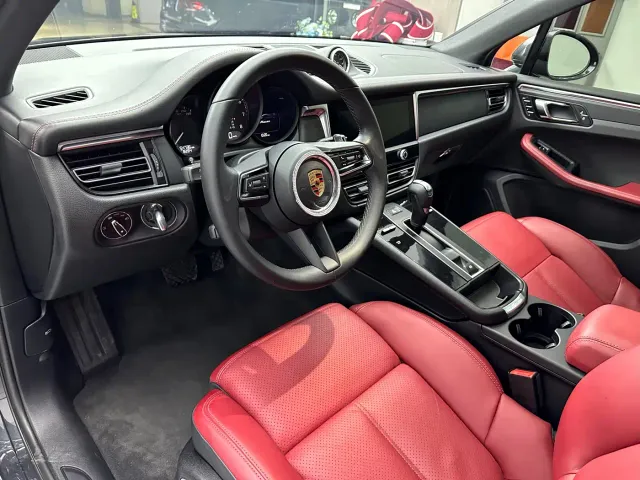 Porsche Macan — Фото автомобиля 12
