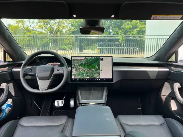 Tesla Model S — Фото автомобиля 20