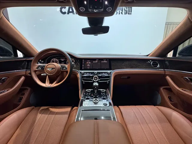 Bentley Flying Spur — Фото автомобиля 18