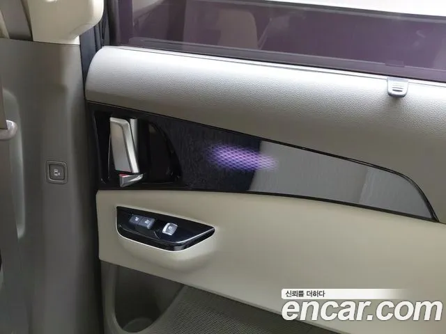Kia Carnival Generation 4 — Фото автомобиля 25