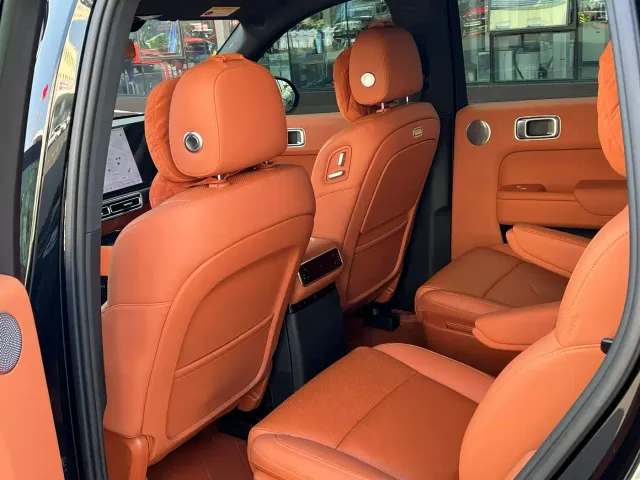 Li Auto L8 — Фото автомобиля 8