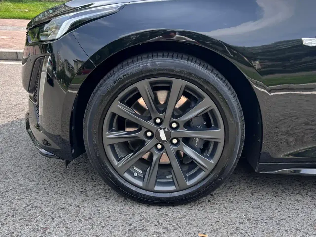 Cadillac CT5 — Фото автомобиля 5