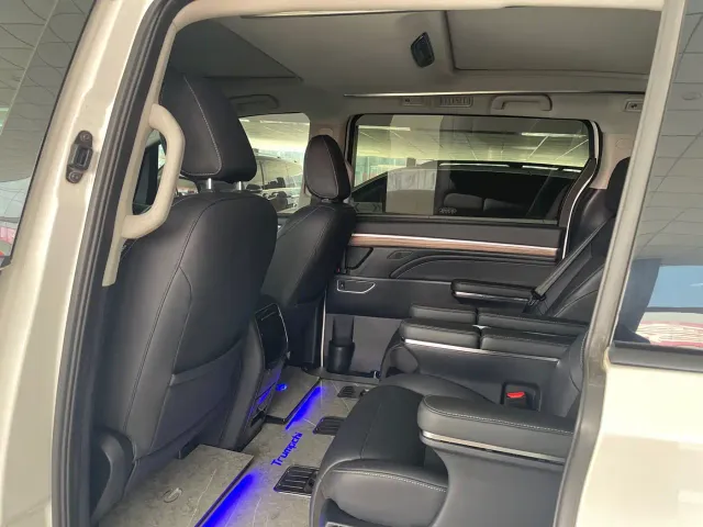 GAC Trumpchi M8 — Фото автомобиля 10