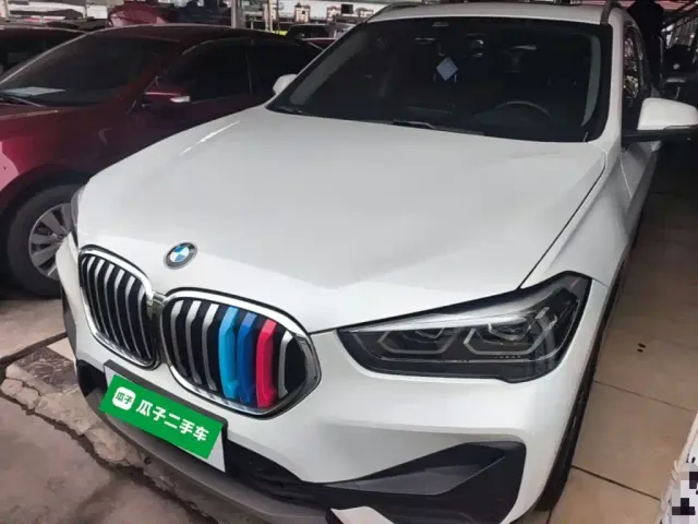 Фотография автомобиля — BMW X1