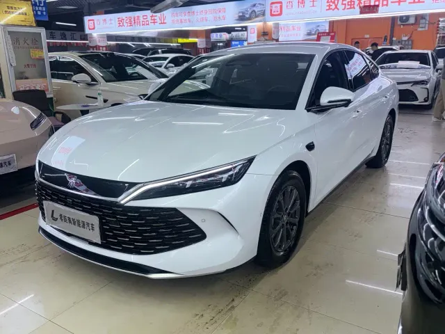 Фотография автомобиля — BYD Qin L