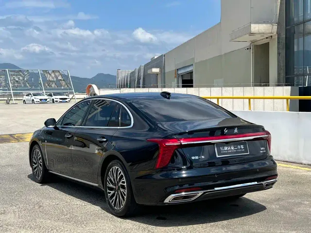 Hongqi H5 — Фото автомобиля 10