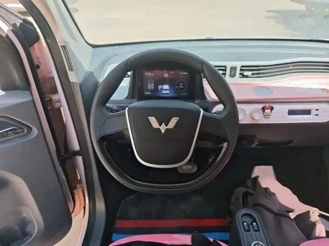 Wuling Hongguang Mini EV — Фото автомобиля 10