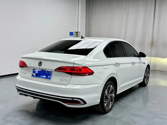 Volkswagen Bora — Фото автомобиля 16