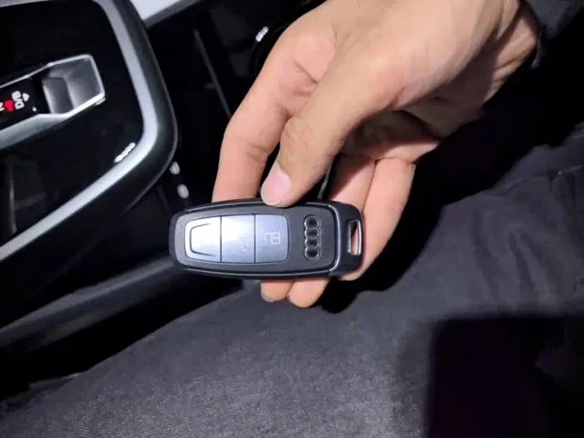 Audi Q4 e-tron — Фото автомобиля 8