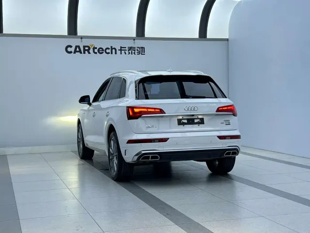 Audi Q5L — Фото автомобиля 4