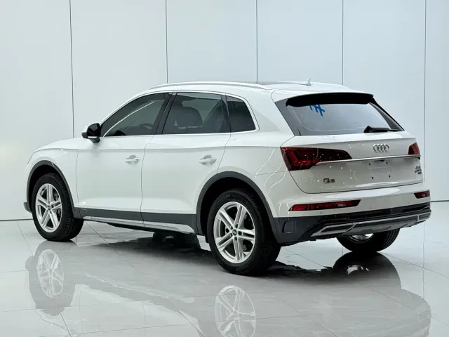 Audi Q5L — Фото автомобиля 12