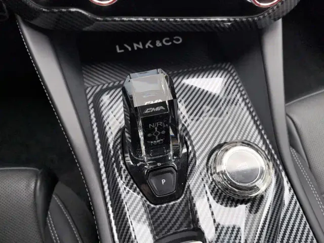 Lynk & Co 03 — Фото автомобиля 13