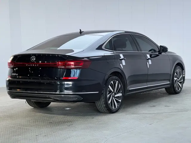 Volkswagen Passat — Фото автомобиля 15