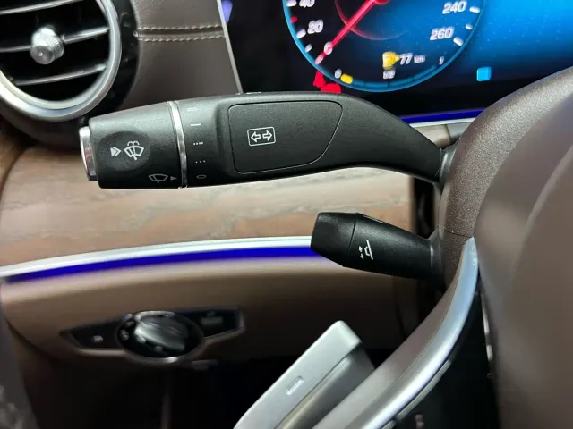 Mercedes-Benz E-Class — Фото автомобиля 22
