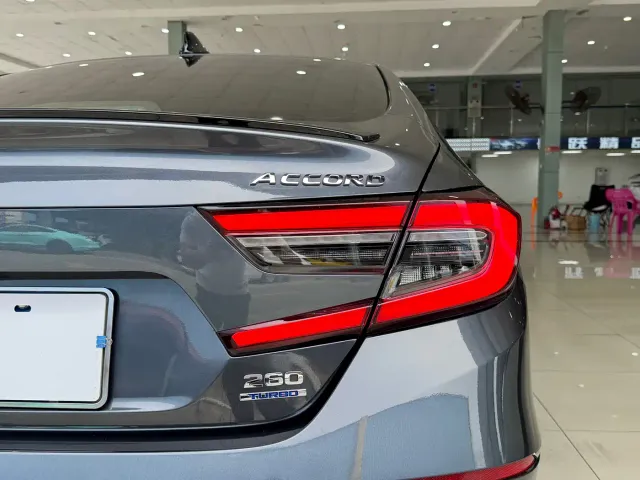 Honda Accord — Фото автомобиля 11