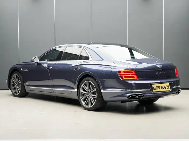 Bentley Flying Spur — Фото автомобиля 4