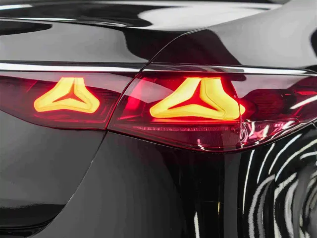 Mercedes-Benz E-Class — Фото автомобиля 13