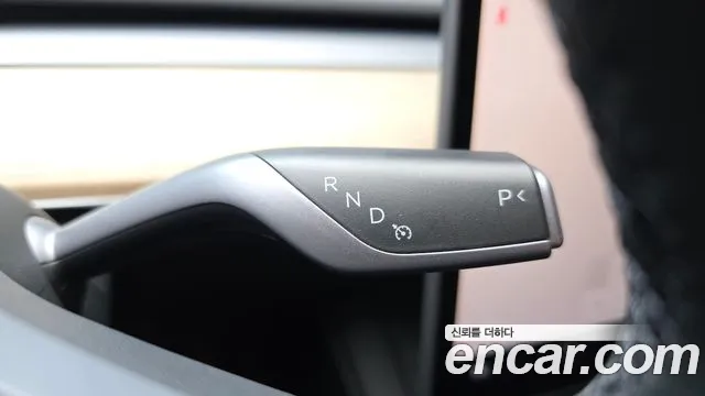 Tesla Model Y — Фото автомобиля 9