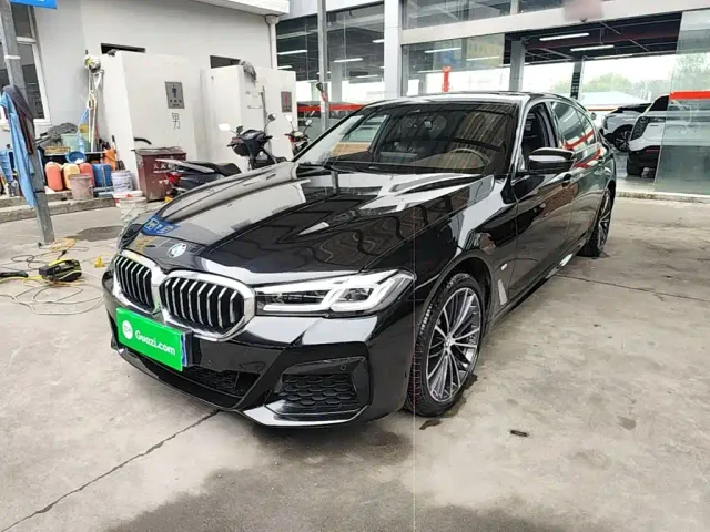 Фотография автомобиля — BMW 5 Series
