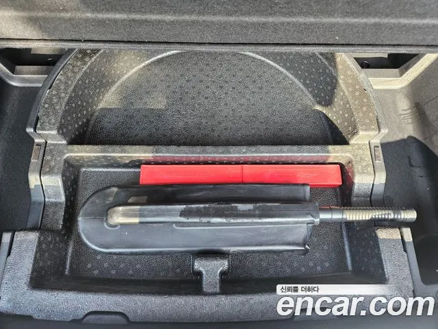Kia Niro — Фото автомобиля 17