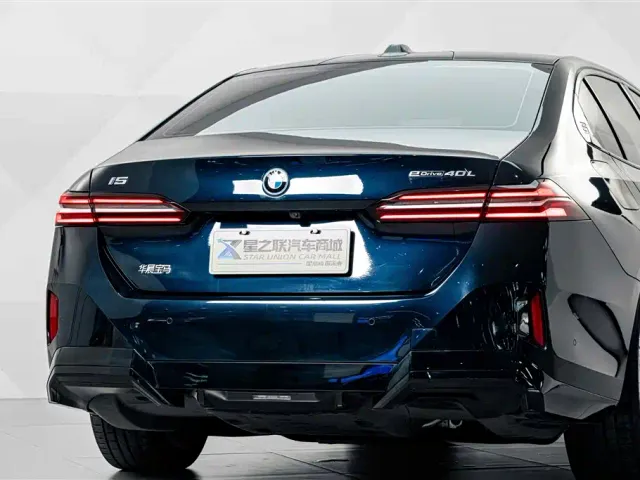 BMW i5 — Фото автомобиля 7