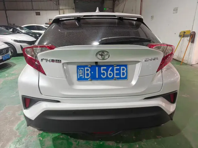 Toyota C-HR — Фото автомобиля 4