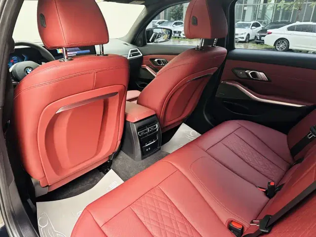 BMW 3 Series — Фото автомобиля 10