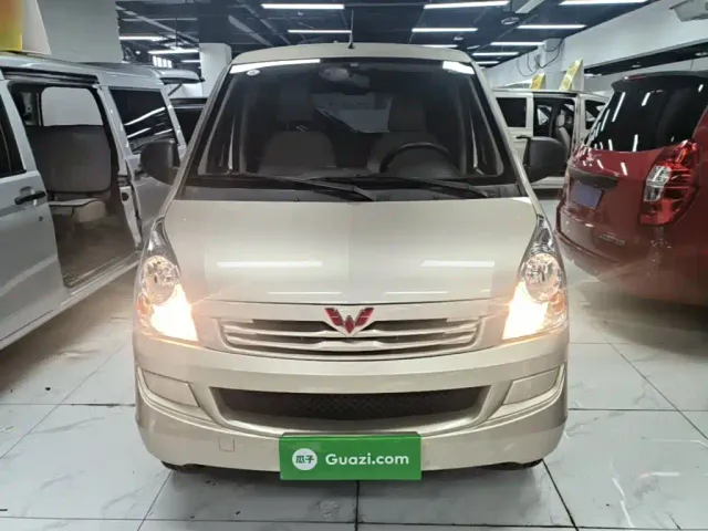 Wuling Rongguang S — Фото автомобиля 2