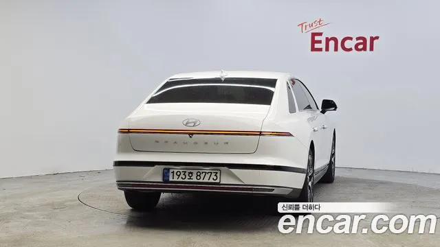 Hyundai Grandeur Grandeur (GN7) 2.5 Бензин 2WD — Фото автомобиля 4