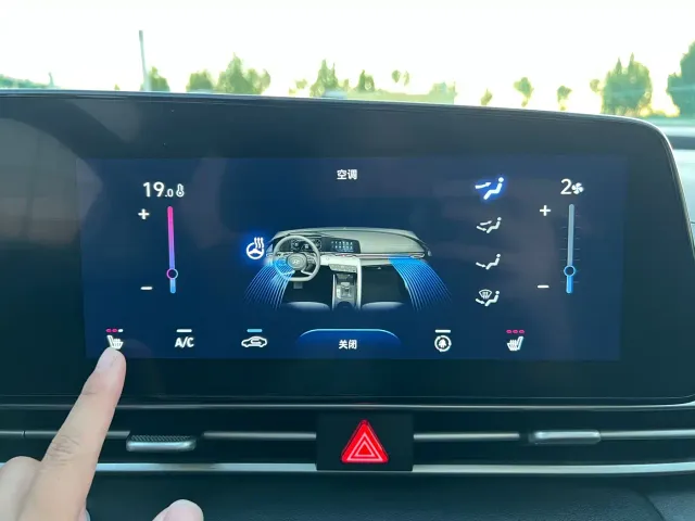 Hyundai Elantra — Фото автомобиля 14
