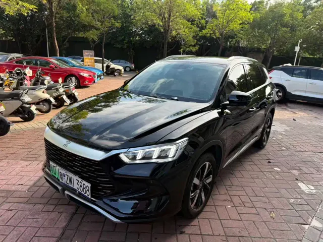 Фотография автомобиля — BYD Song Pro