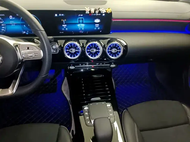 Mercedes-Benz A-Class — Фото автомобиля 12