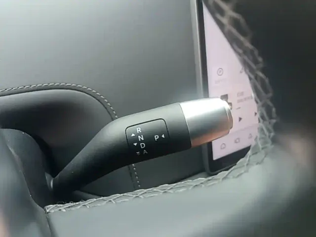 Li Auto Li Auto L6 2024 Pro — Фото автомобиля 13