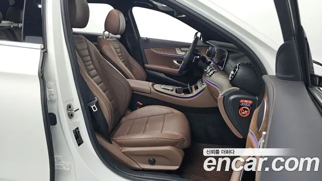 Mercedes-Benz E-Class — Фото автомобиля 10