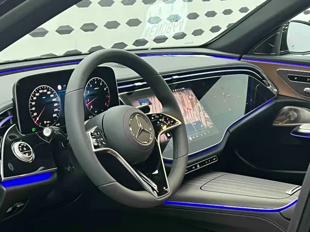 Mercedes-Benz E-Class — Фото автомобиля 5