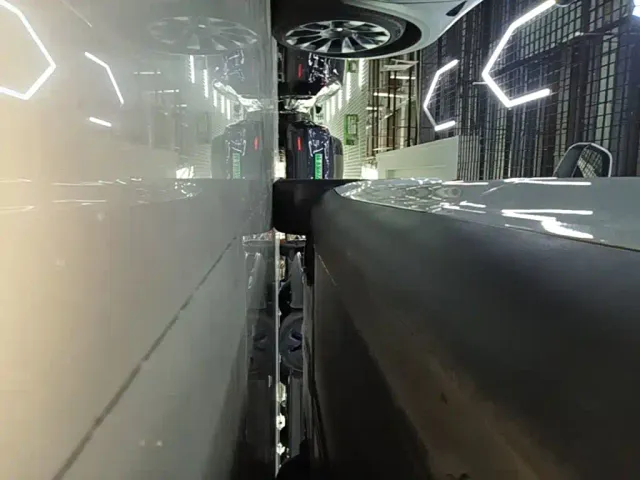 Tesla Model Y — Фото автомобиля 21