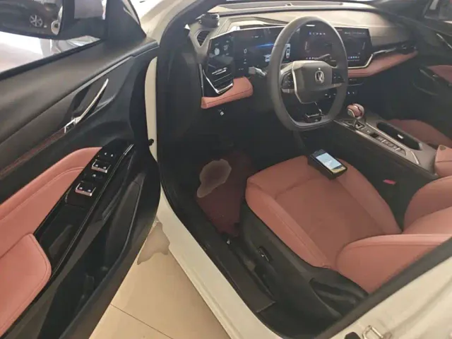 Changan X5 Plus — Фото автомобиля 15