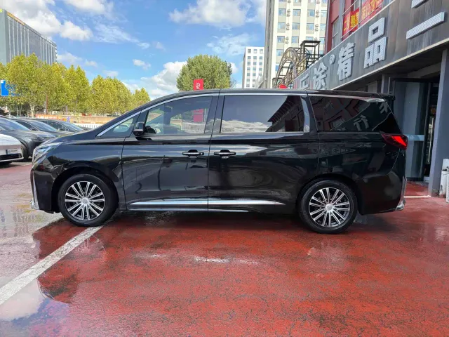 GAC Trumpchi M8 — Фото автомобиля 3