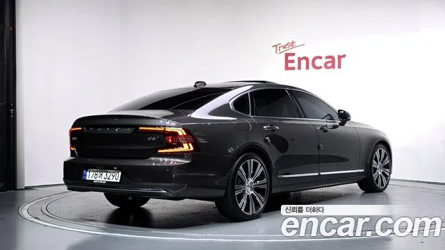 Volvo S90 — Фото автомобиля 2