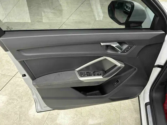 Audi Q3 — Фото автомобиля 14