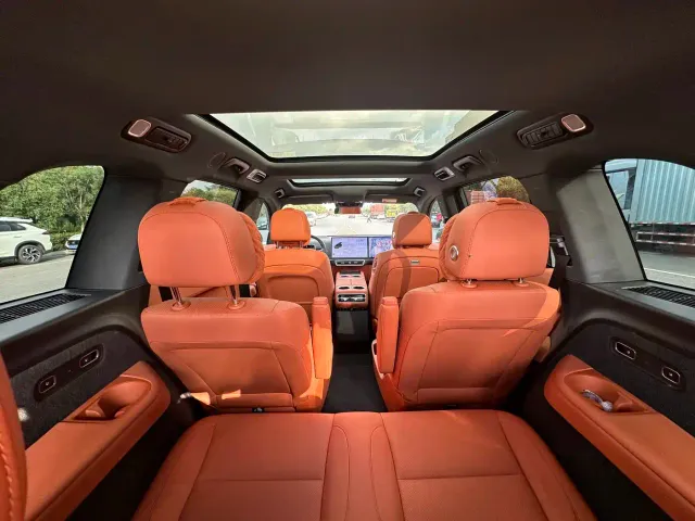 Li Auto L8 — Фото автомобиля 4