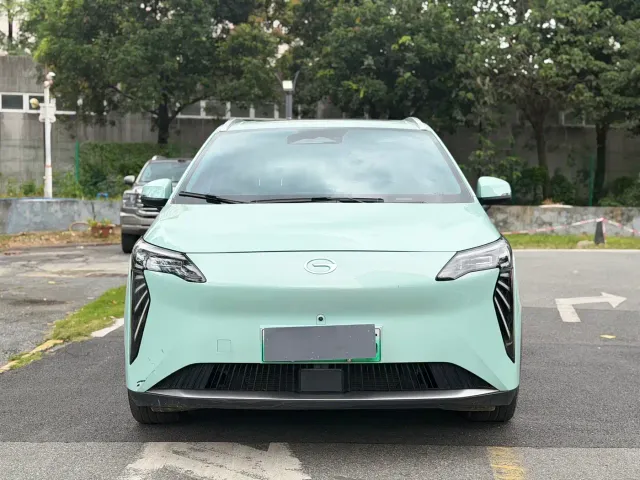 GAC Aion Y — Фото автомобиля 2