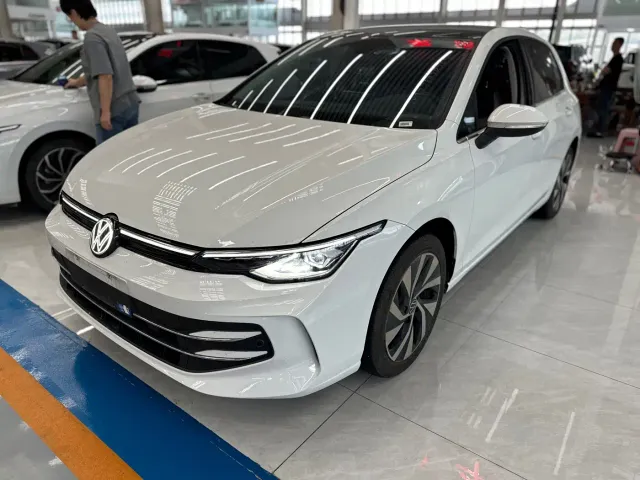 Фотография автомобиля — Volkswagen Golf