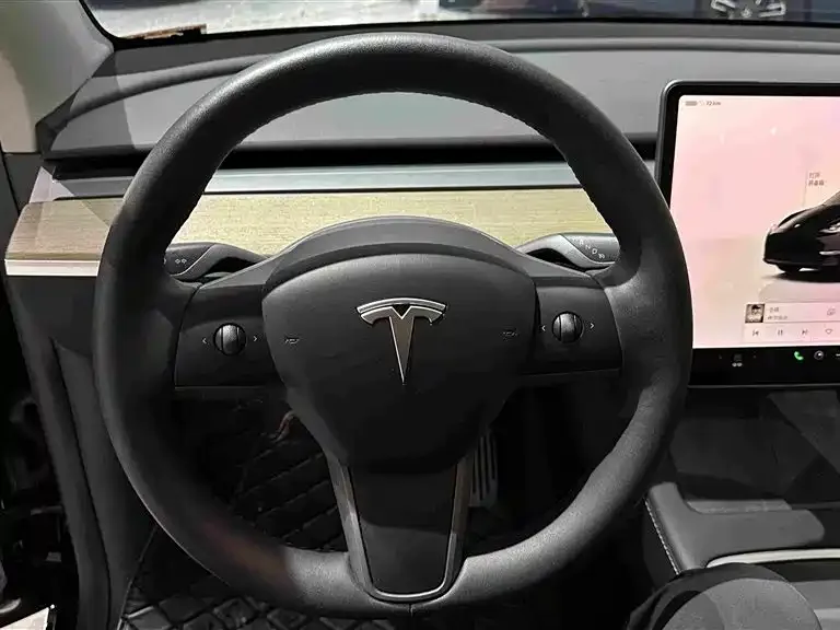 Tesla Model Y 2022 Facelift Rear-Wheel Drive Version — Фото автомобиля 9