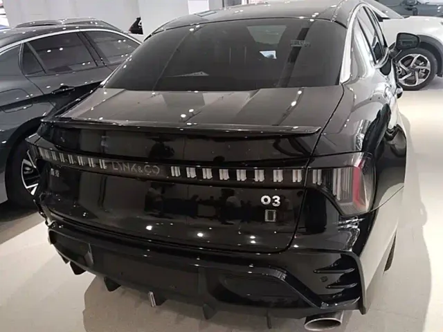 Lynk & Co 03 — Фото автомобиля 5