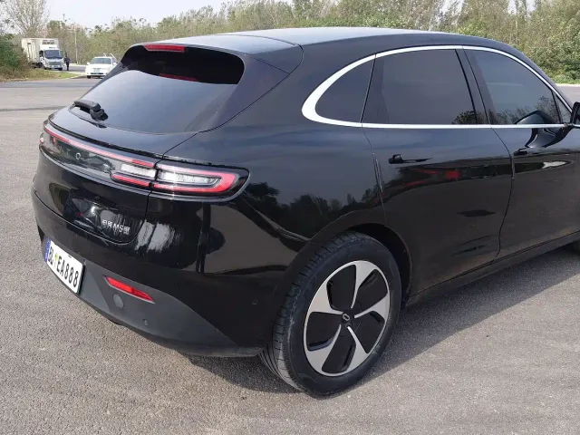 Aito M5 — Фото автомобиля 10
