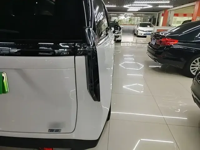 Maxus Dajia 7 — Фото автомобиля 7