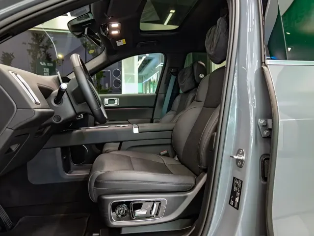 Li Auto L8 — Фото автомобиля 8
