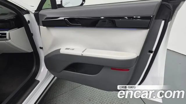 Hyundai Grandeur GN7 — Фото автомобиля 13