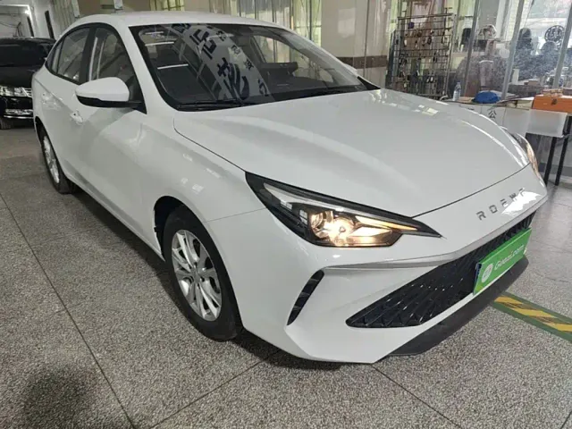 Roewe i5 — Фото автомобиля 3